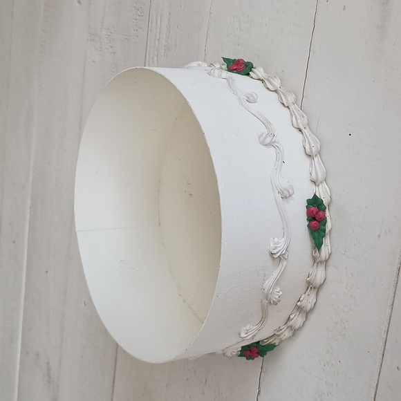 Vintage Poinsettia Mini Hat Box - Picture 5 of 7